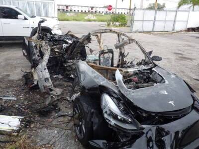 На Tesla подали иск из-за неисправности подвески Model 3, что якобы привело к смертельному ДТП