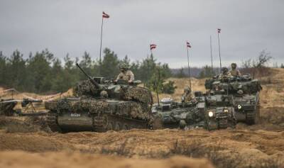 Вторжение или нет, мы оборонительный рубеж: Латвия встает на "военные рельсы"