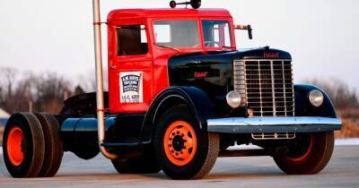 На аукцион выставили коллекцию старинных грузовиков: некоторым из них – свыше 100 лет (фото)