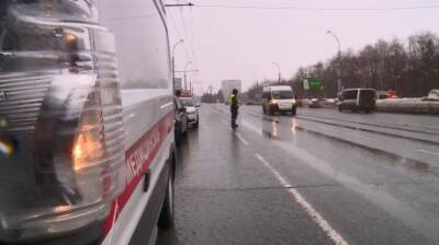 В Пензе не все водители пропускают вперед скорую помощь