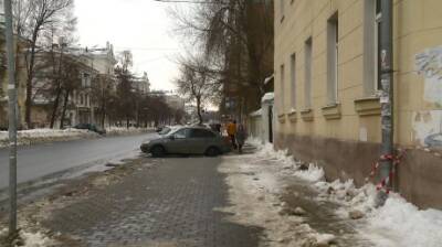 Пензенцам рекомендуют смотреть вверх при движении вдоль зданий - penzainform.ru - Пензенская обл. - Пенза