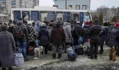 Путин поручил выплатить беженцам из ДНР и ЛНР по 10 тысяч рублей