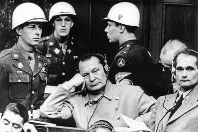 «Почему Геринг орет?»: за что заключенный нацист получил дубинкой по шее - Русская семерка