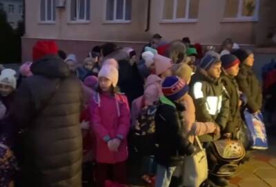 Донецким мужчинам не разрешат эвакуироваться вместе с женщинами и детьми на автобусах