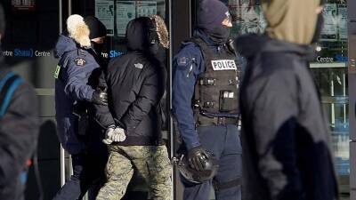 Канадская полиция задержала более ста участников протестов в Оттаве