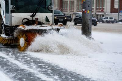 Более 580 тысяч кубометров снега вывезли с улиц Новосибирска с начала 2022 года