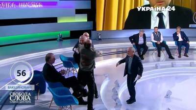 Украинский журналист и депутат Рады подрались в прямом эфире ток-шоу