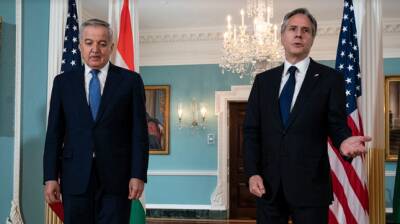 Далекий друг. Тридцать лет установлению отношений между Таджикистаном и США