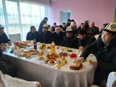 В Хистеварзе жителями приграничных сел Таджикистана и Кыргызстана был проведен "Оши ошти" (Плов перемирия)