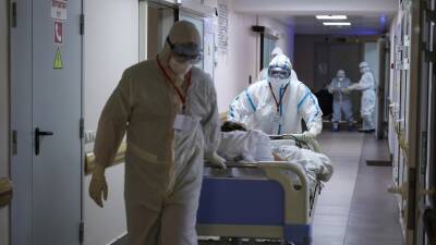 В Москве за сутки госпитализированы 883 пациента с коронавирусом