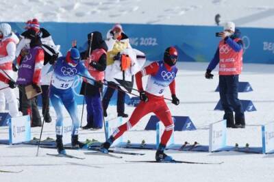 Иван Якимушкин обогнал норвежского лыжника Симена Крюгера на Олимпиаде в Пекине