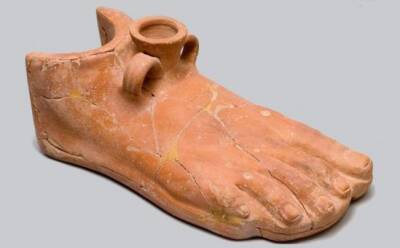 Древние глиняные грелки из Пафоса