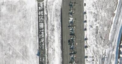 Россия перебросила к границе Украины новые вертолеты и боевую группу (ФОТО)