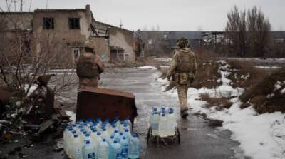 Двое спасателей получили ранения при обстреле на Донбассе