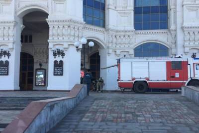 В Астрахани утром произошел пожар в театре оперы и балета