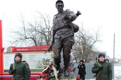 В Уварове открыли памятник «Защитникам Отечества посвящается»