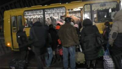 Жителей ЛНР начали эвакуировать в Россию
