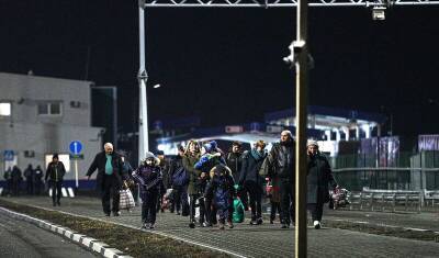 Еще четыре региона выразили готовность принять сотни беженцев из Донбасса
