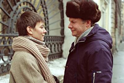 Написавший сценарий к «Зимней вишне» Валуцкий 14 лет жил на две семьи