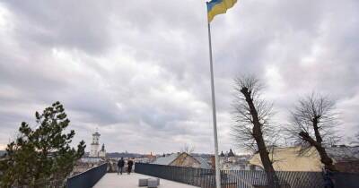 НАТО переводит сотрудников из офиса в Киеве в Брюссель и Львов