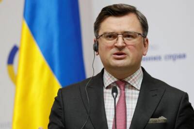 Глава МИД Украины отвергает обвинения в попадании снарядов на территорию РФ