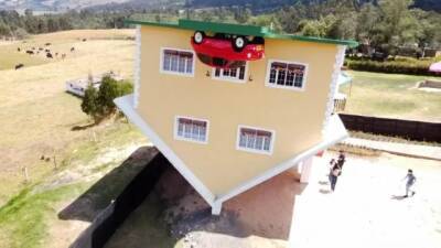 В Колумбии построили необычный перевернутый дом: как он выглядит. ФОТО