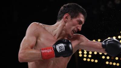 Абдуллаев победил в бою за звание претендента на титул WBC