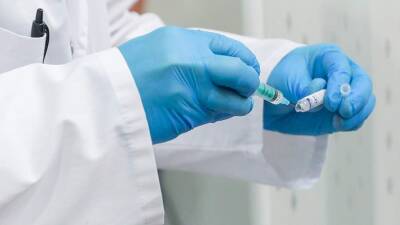 Инфекционист рассказал о защите вакцинированных от нового вида «Омикрона»