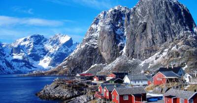 Норвегия "немедленно" отменяет большинство коронавирусных ограничений, — премьер страны