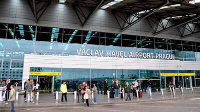 Аэропорт Праги отказался от объявлений рейсов в Украину на русском языке