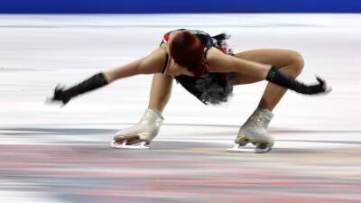 Трусова и Щербакова упали во время тренировок на ОИ в Пекине