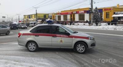 В Чебоксарах поймали любителя деликатесов, который пытался вынести из магазина черную икру