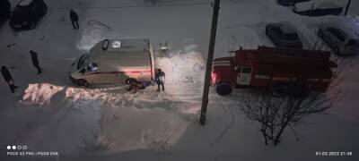 В Касимове застрявшую в снегу скорую пришлось вытаскивать пожарных