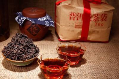 Красный чай: чем отличается, полезные свойства, правила по завариванию