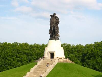 Как уроженец Кузбасса стал памятником советскому солдату в Берлине
