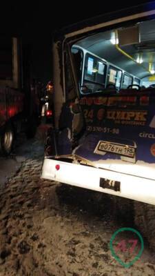 Фото: пассажира зажало в салоне автобуса после столкновения с грузовиком у Антелево