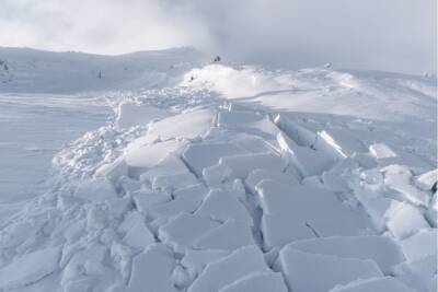 В МЧС предупредили о спуске лавин в Кировске