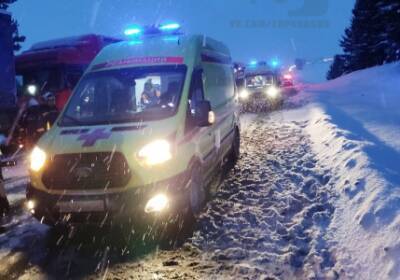 На трассе Пермь-Екатеринбург произошла массовая авария, есть пострадавшие
