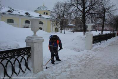 В Рязани повысили зарплаты дворникам и водителям снегоуборочных машин