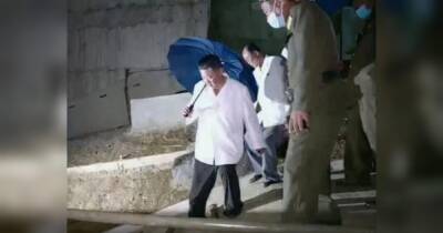 «Зачах від переживань за народ»: схудлий Кім Чен Ин насилу може ходити (відео)