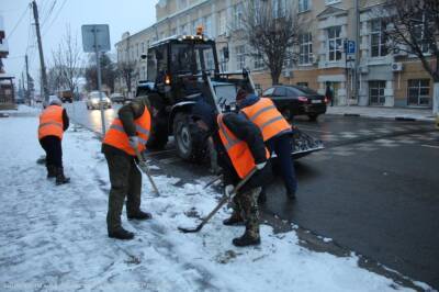 В Рязани очистили от снега пешеходные зоны и больниц №4 и №11