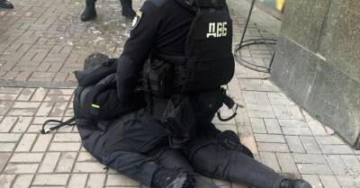 В Киеве мужчина, назвавшийся двоюродным братом Дениса Монастырского, "продавал" должности в МВД