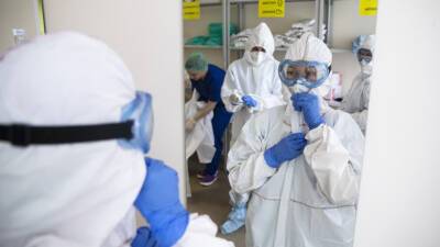 В Оренбургской области зафиксировали 1399 случаев коронавируса за сутки