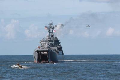 Капитан Литовкин: паника на Западе из-за переброски шести кораблей ВМФ РФ закономерна