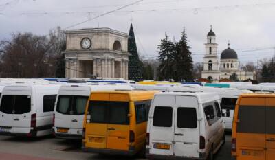 Стоим и ждем: в Молдавии автоперевозчики объявили трехдневную забастовку
