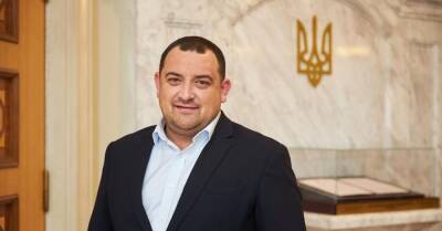 Сергей Кузьминых попросил временно исключить его из фракции "Слуги народа" на время разбирательств по делу о взятке