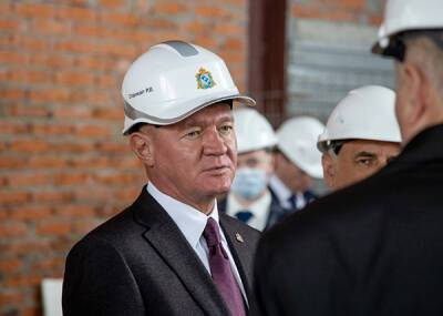 В Курске "повесили" манекен с "лицом" губернатора