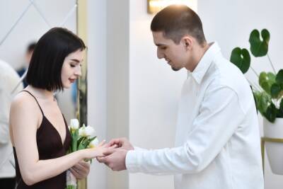 В Москве около 450 пар поженятся в зеркальную дату