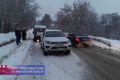 За сутки в Ивановской области произошли две аварии с участием иномарок