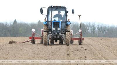 В Гродненской области готовность техники к весенним полевым работам приблизилась к 90%